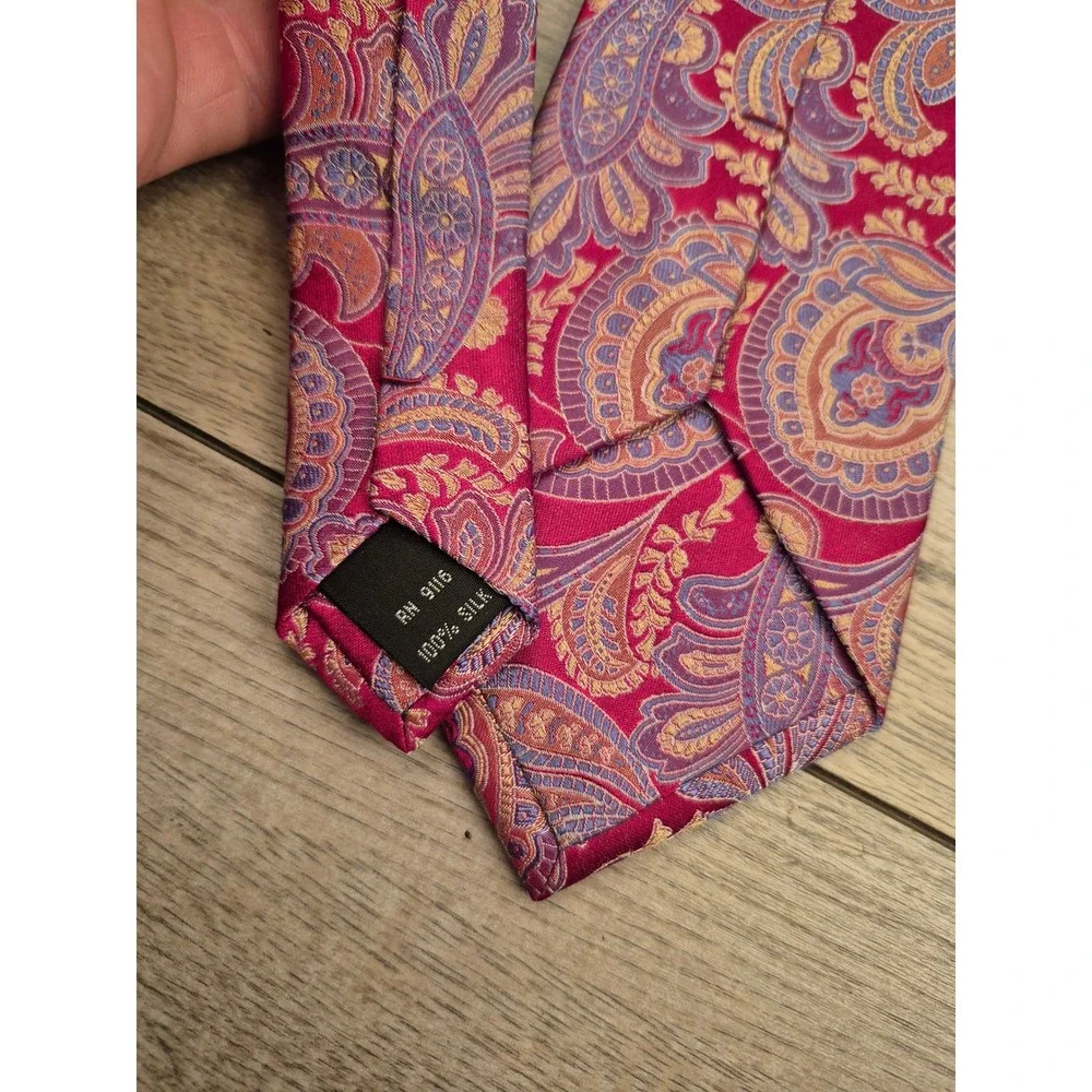 The Mens‎ Store Bloomingdales Silk Abstract Paisley Tie Red Pink Purple Gold